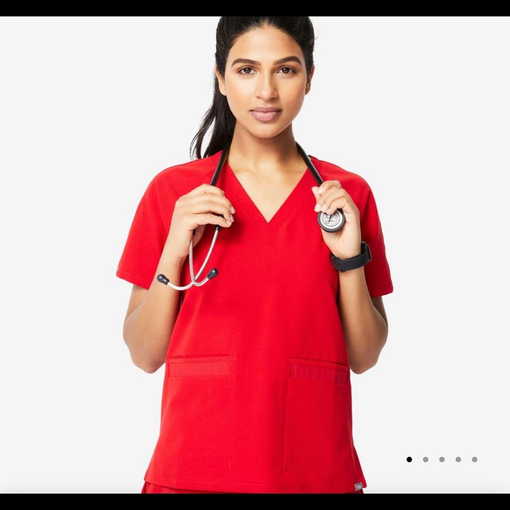 WearFigs | Delmas | Oversized-pocket scrub top XS